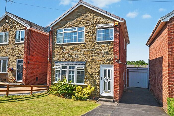 3 Bedroom Detached House For Sale In Troy Rise, Morley, Leeds, LS27