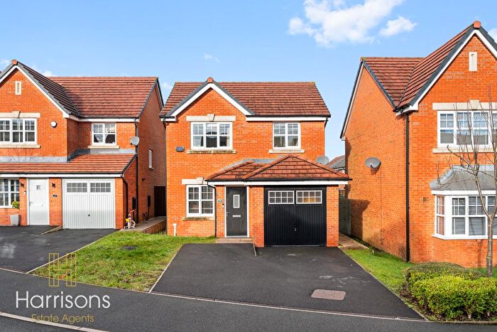 3 Bedroom Detached House For Sale In Inveraray Avenue, Blackrod, Bolton, BL6