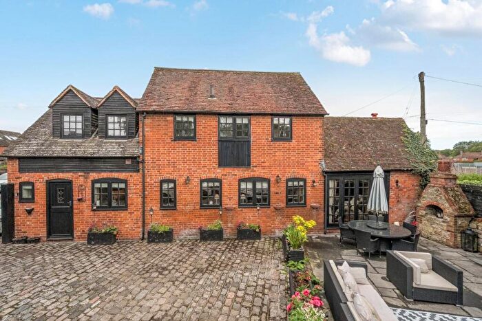 2 Bedroom Detached House For Sale In Beautifully Presented Detached Home - Offham, ME19