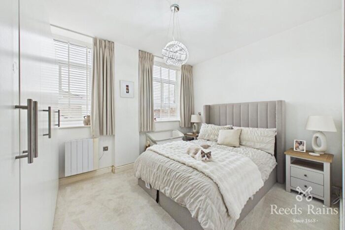 2 Bedroom Apartment For Sale In Lee Street, Stockport, Cheshire, SK1