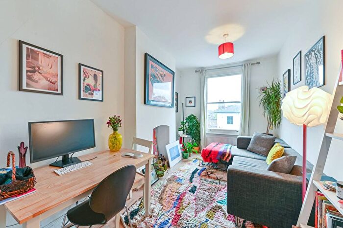 1 Bedroom Flat For Sale In Acre Lane, Clapham North, London, SW2
