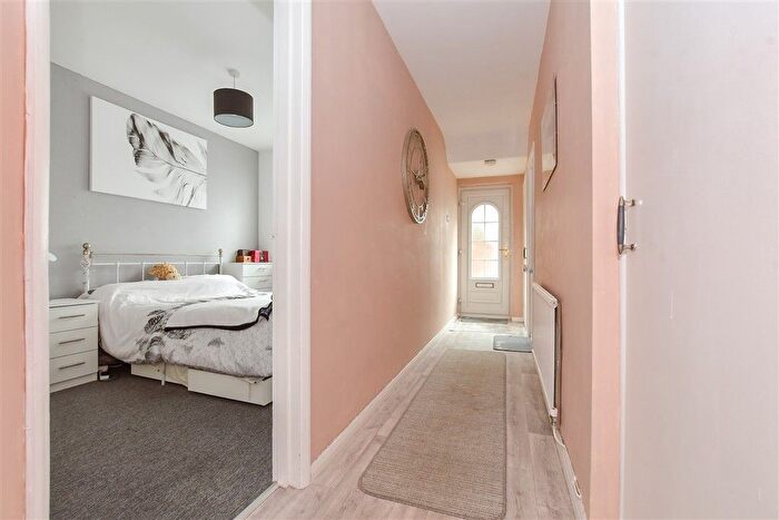 2 Bedroom Flat For Sale In Old Crossing Road, Margate, Kent, CT9