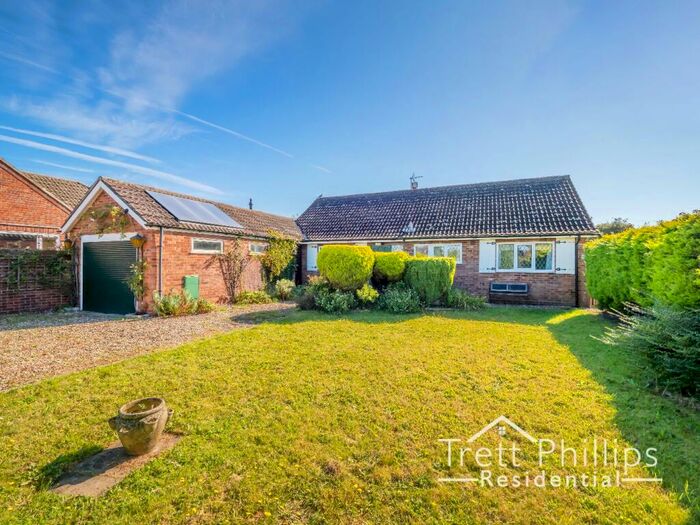 3 Bedroom Detached Bungalow For Sale In Howards Way, Cawston, Norwich, Norfolk, NR10