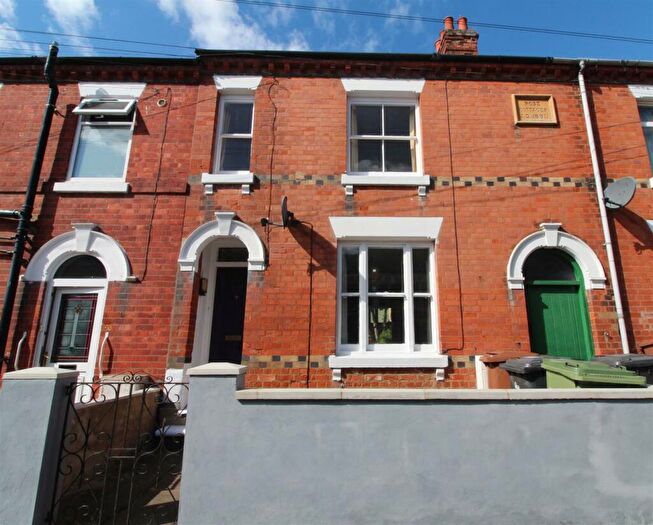 2 Bedroom Terraced House To Rent In North Street, Wellingborough, NN8