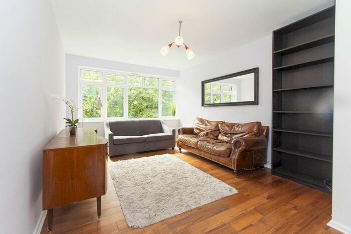 2 Bedroom Flat To Rent In Angell Road, London, SW9