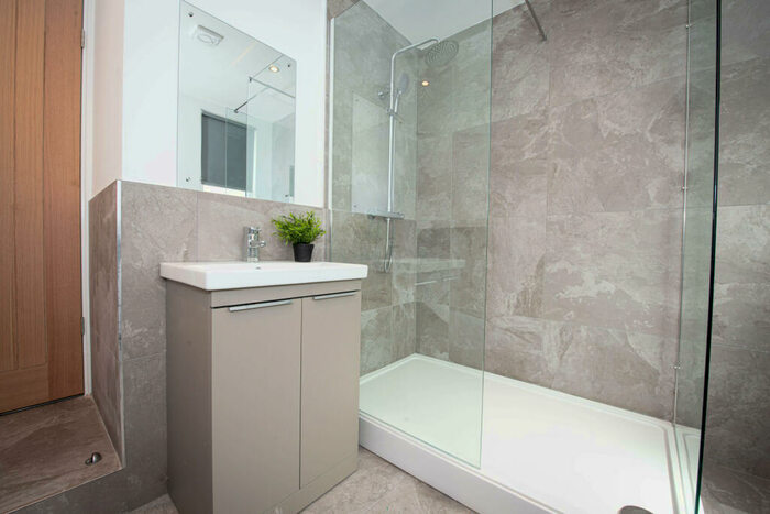 1 Bedroom Flat To Rent In Back Manor Terrace, Leeds, LS6