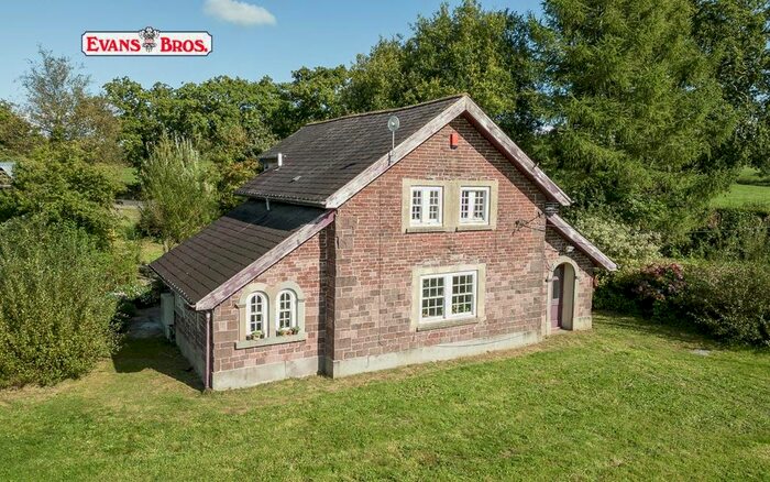 2 Bedroom Property For Sale In Llanarthney, Carmarthen, SA32