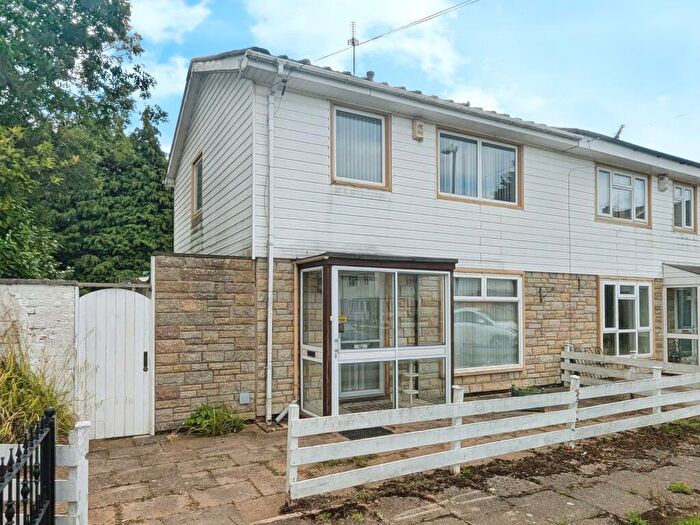 3 Bedroom Semi-Detached House For Sale In Thimbler Road, Canley, Coventry, West Midlands, CV4