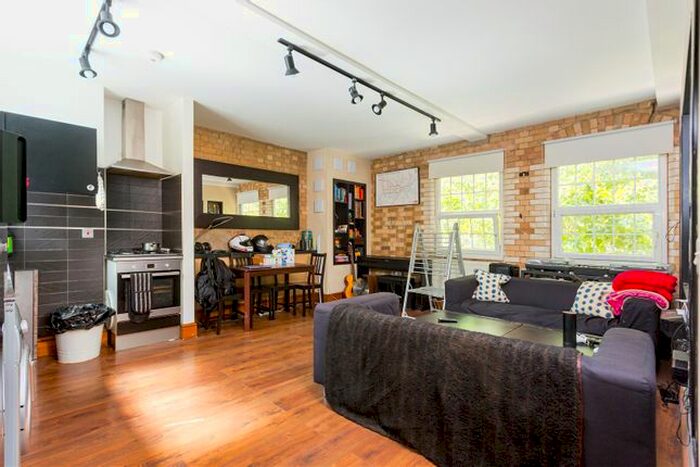 2 Bedroom Flat To Rent In Prince Of Wales Passage, London, NW1