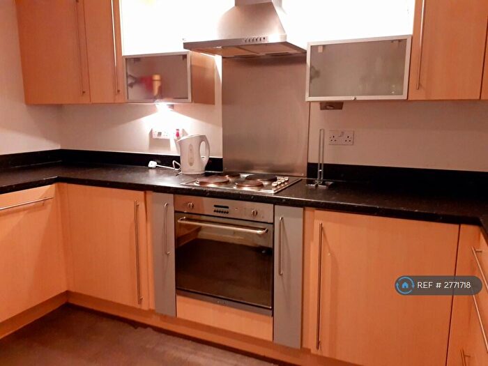 1 Bedroom Flat To Rent In Platt House, Salford, M5