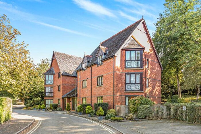 2 Bedroom Apartment For Sale In Hornbeam Close, Banbury, OX16