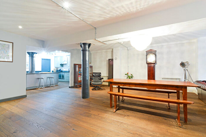 2 Bedroom Apartment To Rent In Dundee Court, Wapping High Street, London, E1W