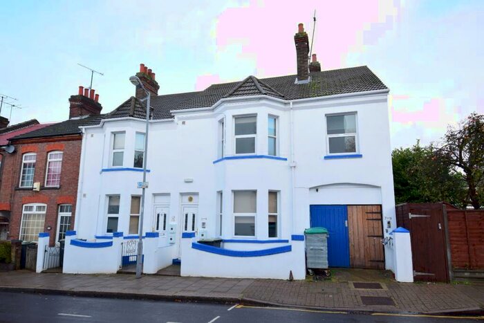 1 Bedroom Flat To Rent In - Frederick Street, Luton, Bedfordshire, LU2