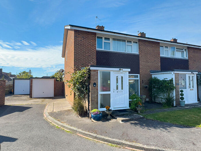 3 Bedroom Semi-Detached House For Sale In Old Rectory Gardens, Felpham, PO22