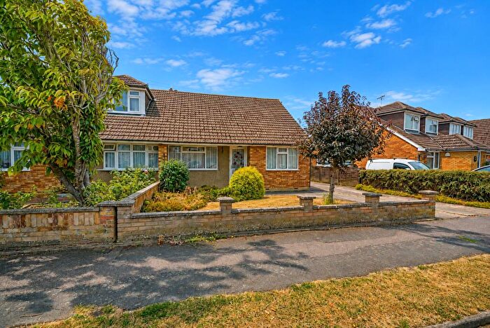 2 Bedroom Semi-Detached Bungalow For Sale In Five Oaks, Caddington, LU1