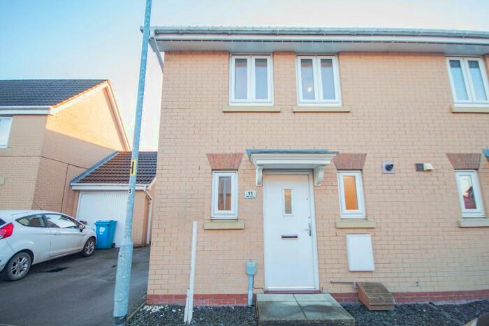 3 Bedroom End Of Terrace House To Rent In Pasture View, Hull, East Riding Of Yorkshire, HU7