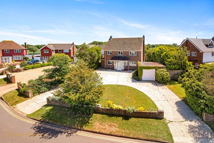 4 Bedroom Detached House For Sale In Golden Avenue, East Preston, BN16