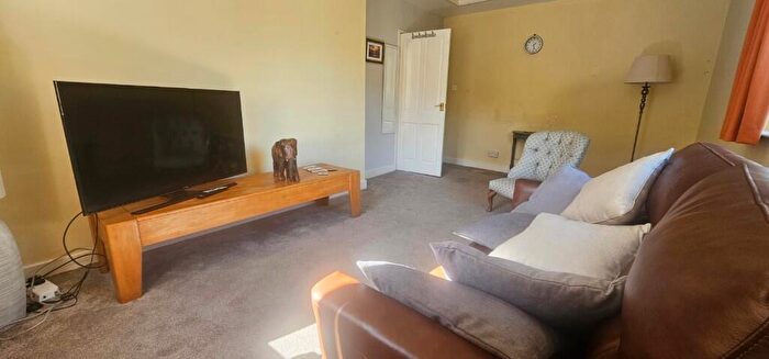 1 Bedroom Apartment To Rent In Shire Oak Road, Leeds, West Yorkshire, LS6