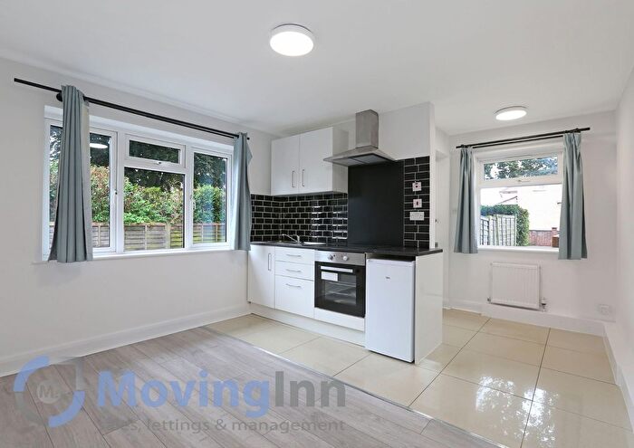 1 Bedroom Maisonette To Rent In Tewkesbury Road, Surrey, SM5