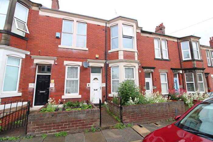 3 Bedroom Flat For Sale In Sackville Road, Heaton, Newcastle Upon Tyne, NE6