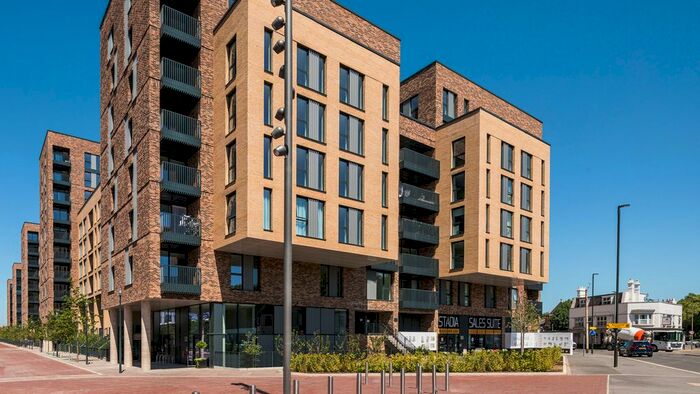 3 Bedroom Maisonette To Rent In Greyhound Parade, London, SW17