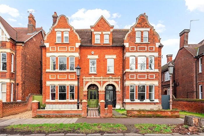 6 Bedroom Semi-Detached House For Sale In The Embankment, Bedford, Bedfordshire, MK40