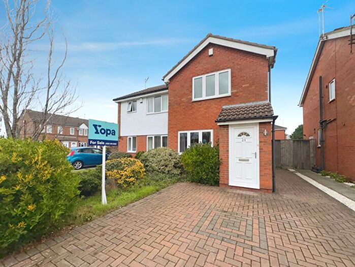 2 Bedroom Semi Detached House For Sale In Hoselett Field Road, Nottingham, NG10