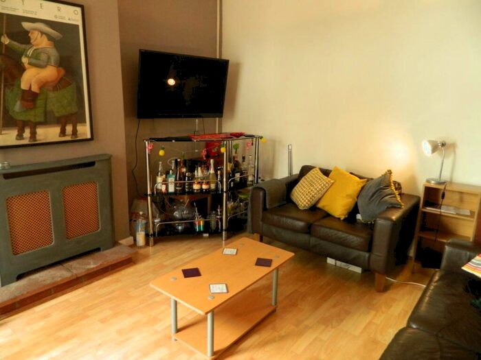 4 Bedroom House To Rent In Malefant Street, Cathays, CF24