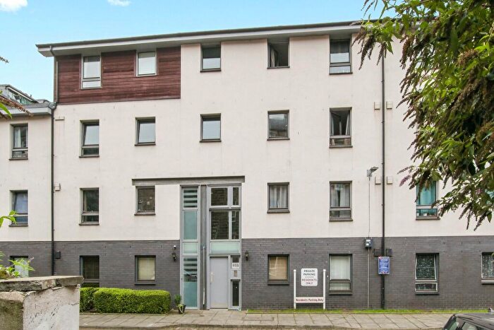 2 Bedroom Flat To Rent In Albert Street, Leith, Edinburgh, EH7