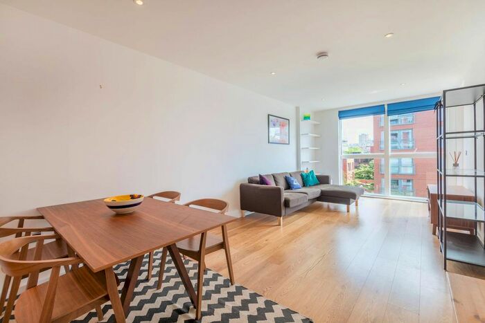 2 Bedroom Flat To Rent In Malthouse Court, Brentford, TW8