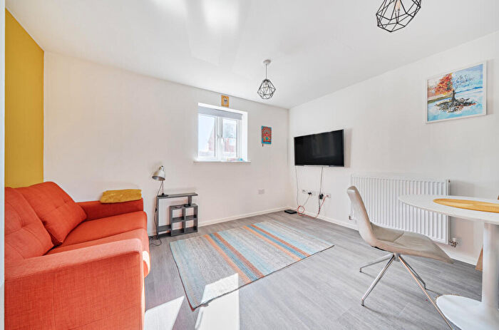1 Bedroom Apartment For Sale In Fairfax Lane, Royston, Hertfordshire, SG8