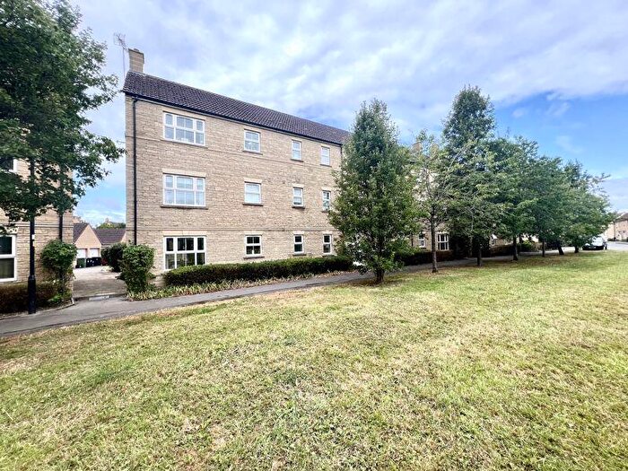 2 Bedroom Flat For Sale In Grouse Road, Calne, SN11