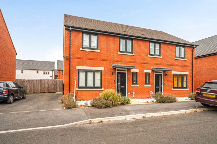 3 Bedroom Semi Detached House For Sale In Cowslip Road, Wantage, Oxfordshire, OX12