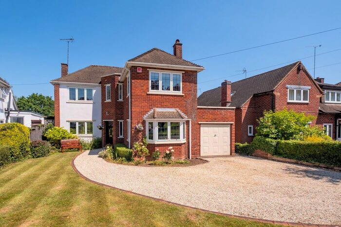 4 Bedroom Detached House For Sale In Highland Road, Kenilworth, CV8