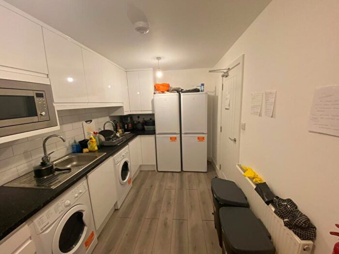 1 Bedroom Semi-Detached House To Rent In Hospital Way, Hither Green, Lewisham, London, SE13