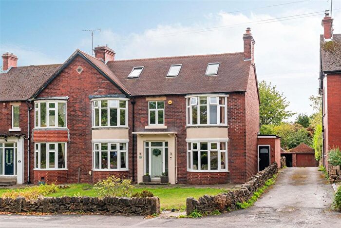 5 Bedroom Semi-Detached House For Sale In Chatsworth Road, Brookside, Chesterfield, S40