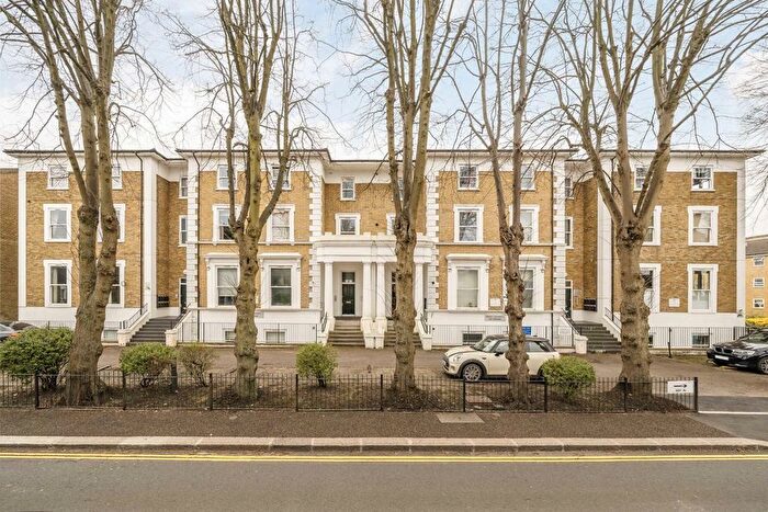 3 Bedroom Flat To Rent In Leigham Avenue, London, SW16