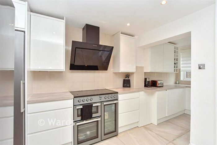 3 Bedroom Terraced House For Sale In Barnsole Road, Gillingham, Kent, ME7