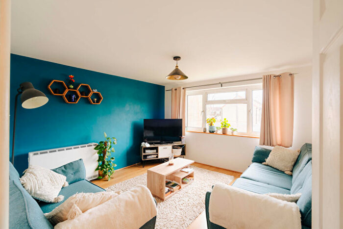 2 Bedroom Flat For Sale In Conygre Grove, Filton, Bristol, Gloucestershire, BS34