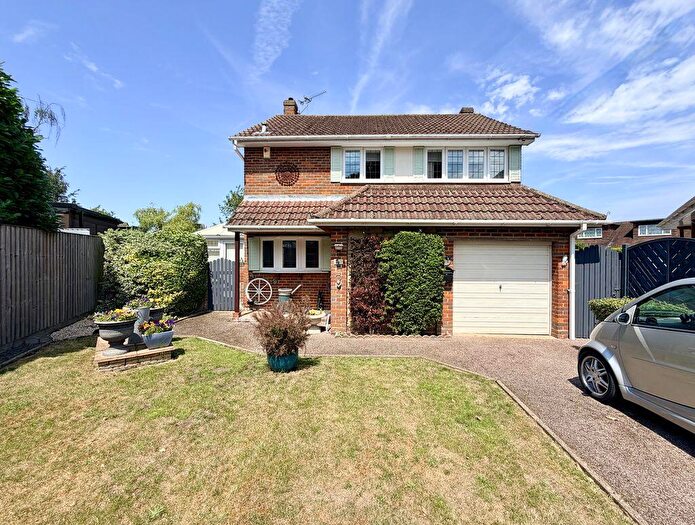 3 Bedroom Detached House For Sale In Flackwell Heath - No Chain, HP10