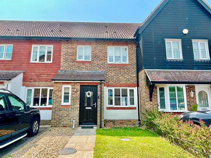 3 Bedroom Town House For Sale In The Poplars, Littlehampton, BN17