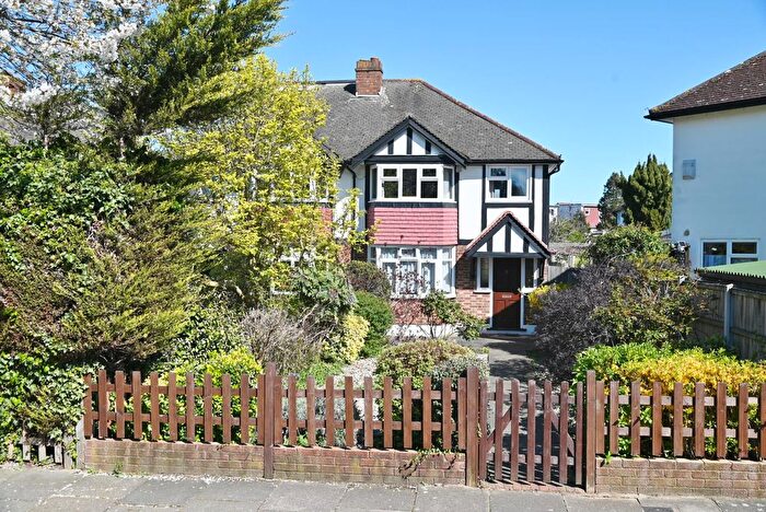 3 Bedroom Semi Detached House For Sale In Bye Ways, Twickenham, TW2