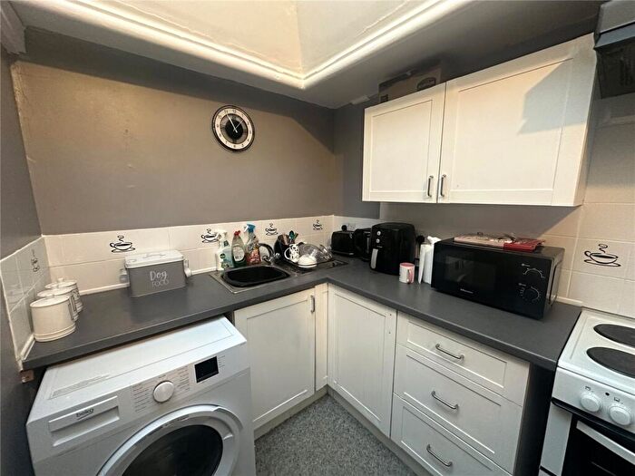 2 Bedroom Flat To Rent In Kirkley Cliff, Lowestoft, Suffolk, NR33