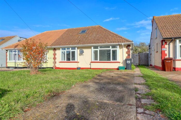 2 Bedroom Bungalow For Sale In Gorse Lane, Great Clacton, CO15