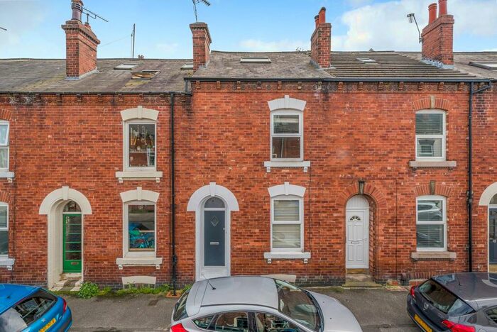 3 Bedroom Terraced House To Rent In Chatsworth Road, Harrogate, HG1