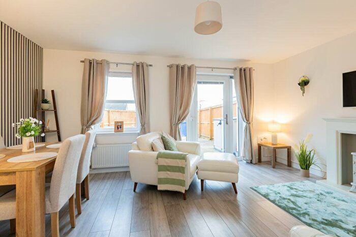 3 Bedroom Semi-Detached House For Sale In Wymet Gardens Millerhill Midlothian, EH22