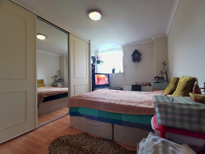 3 Bedroom Flat To Rent In Linthorpe Avenue, Wembley, HA0