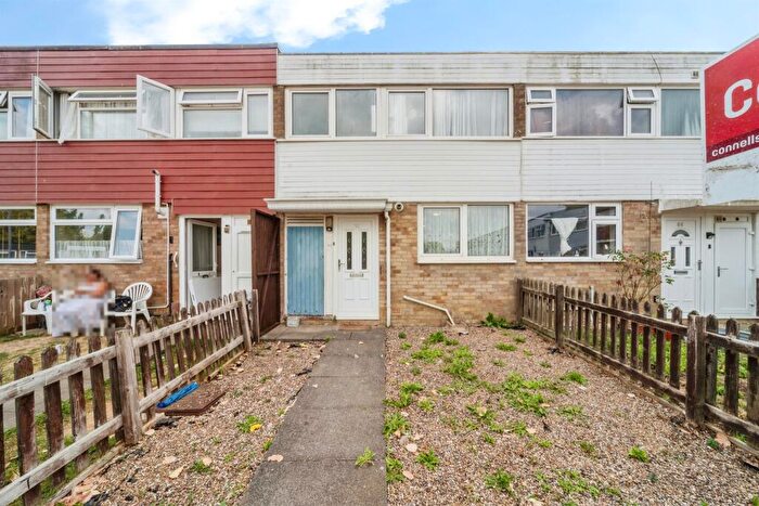 3 Bedroom Terraced House For Sale In Nevis Grove, Bletchley, Milton Keynes, MK2