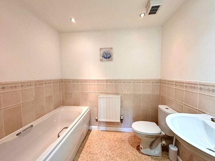 2 Bedroom Flat For Sale In Greenbrook Road, Burnley, BB12