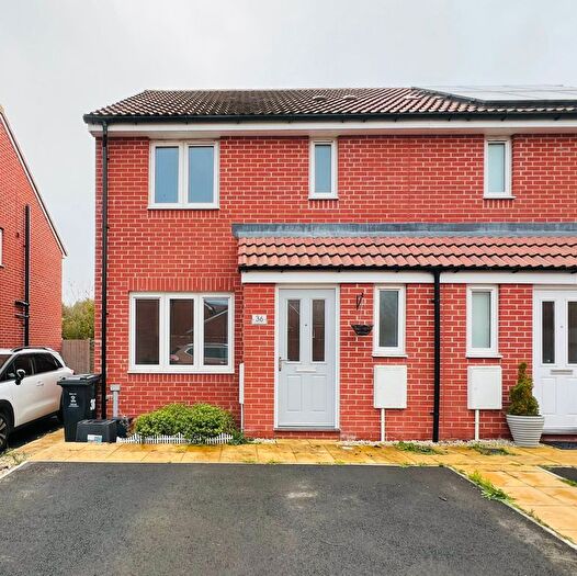 3 Bedroom Semi-Detached House To Rent In Brickworth Place, Swindon, SN3
